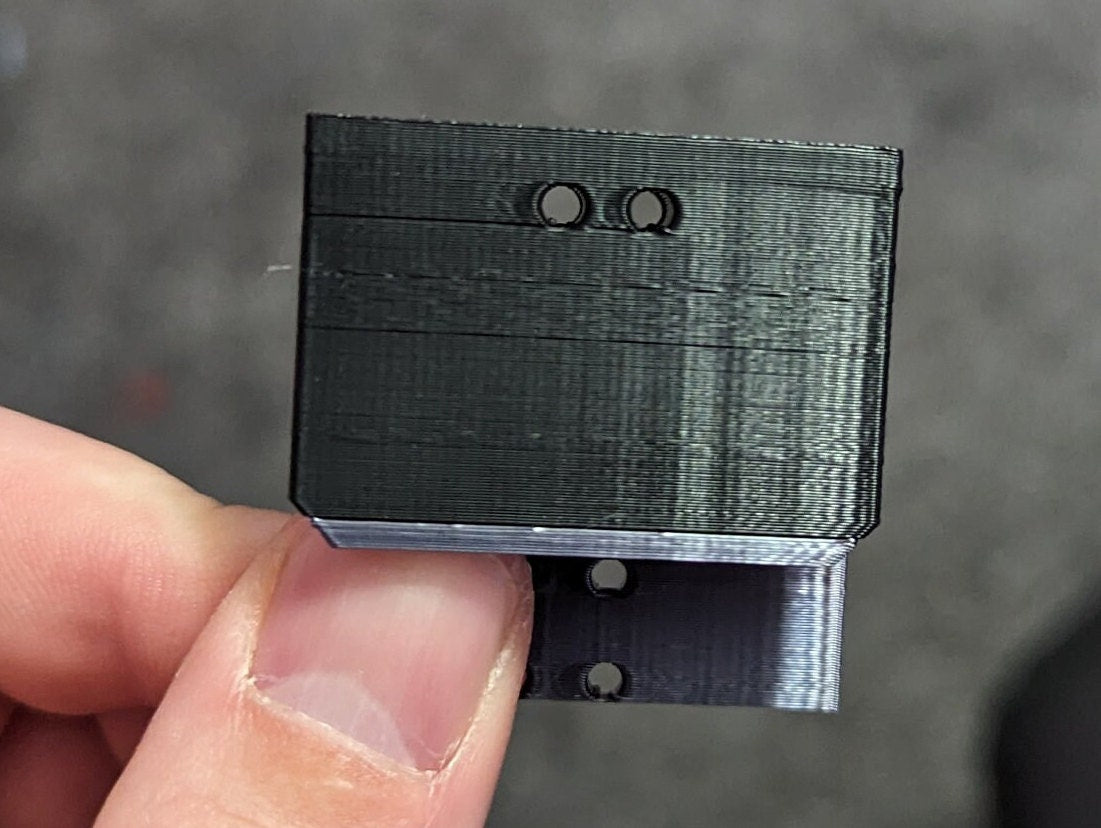 2 document holder clips